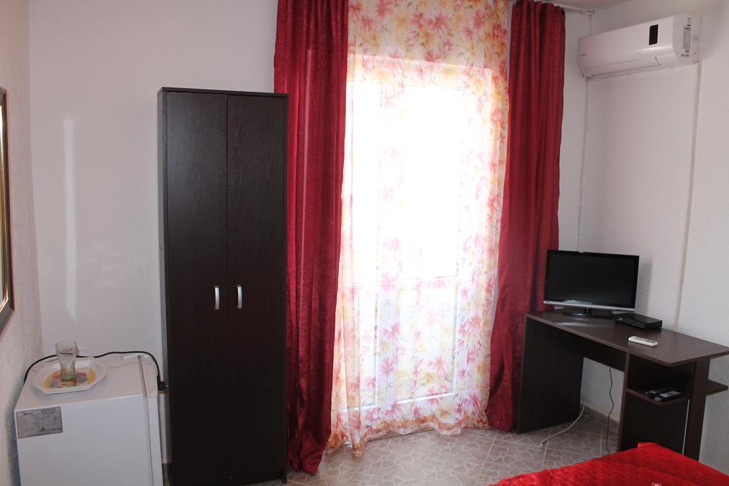 Rooms And Apartments Milana Бар Екстериор снимка