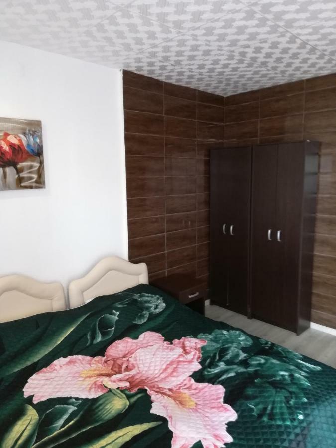 Rooms And Apartments Milana Бар Екстериор снимка